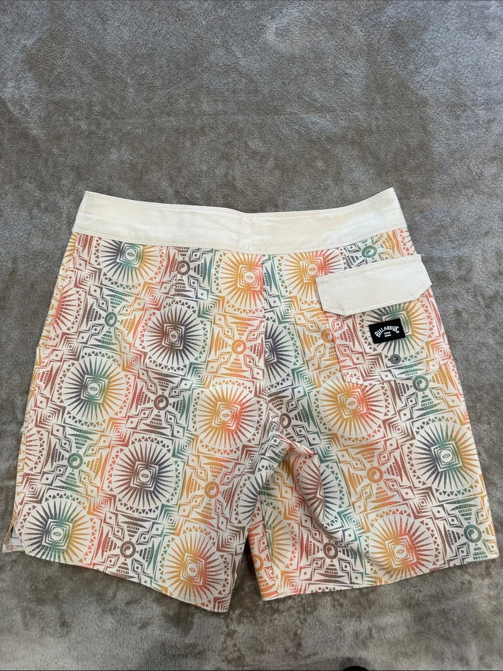 NWOT Billabong Multicolor Geo Sunburst Boardshorts size 29